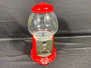 lot 51 image: Classic Gumball Machine 12
