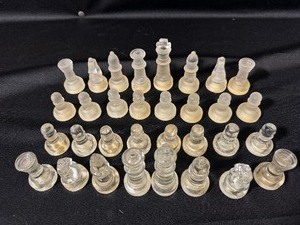 lot 55 image: Glass Chess Pieces - Complete Set