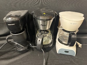 lot 68 image: Three Small Serving Coffee Makers Mr. Coffee (4 Cups), Toastess (1 Cup), Parinni (3 Cup)