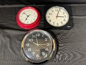lot 112 image: Three Battery Operated Clocks