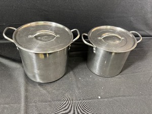 lot 114 image: Pair of Stock Pots