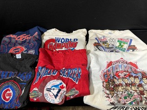 lot 92 image: Vintage Professional Sports fanwear (See Pictures)