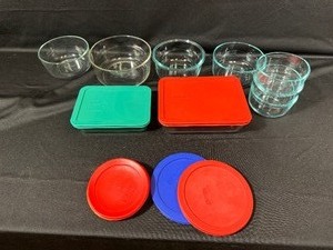 lot 100 image: Pyrex Bowl Set most with Lids