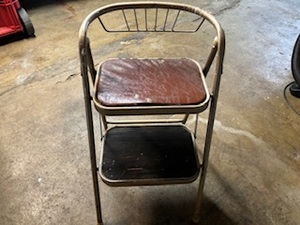 lot 176 image: Vintage Cushioned Step LadderStool