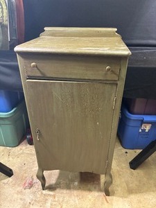 lot 163 image: Vintage Militant Colored Storage Cabinet