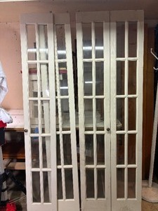 lot 171 image: Wood Bifold Doors. Four Panels 24 x 79 x 12