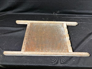 lot 158 image: Vintage Washboard