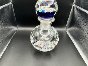lot 201 image: Beautiful Vintage Perthshire Art Class Paperweight Millefiori Bottle with Stopper