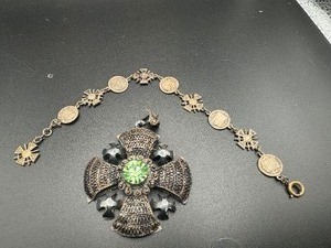 lot 226 image: Jerusalem Pendant and Bracelet