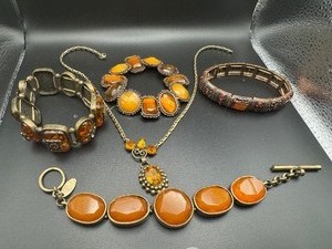 lot 227 image: Vintage Orange Tone Jewelry Pieces includes Vintage George Bracelet with Five Topaz Cabochons