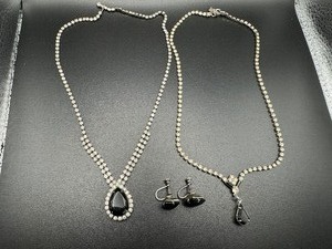 lot 243 image: Two Vintage Necklaces and Pair of Earrings