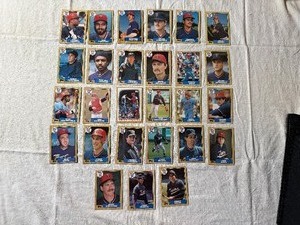 lot 50 image: Twins World Series 1987 Team Baseball Card Set (27 Cards)
