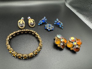 lot 249 image: Vintage Jewelry - Bracelets, Earrings and Brooch