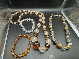 lot 254 image: Vintage Necklaces and Bracelets