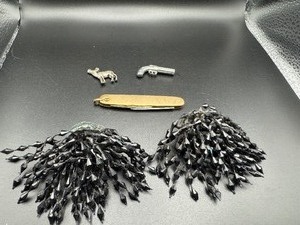 lot 278 image: Vintage Pocket Knife, Vintage Shoe Clips and More