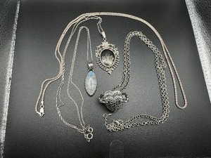 lot 245 image: Vintages Necklaces