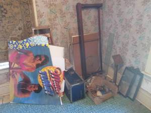 lot 8 image: (UR4) Corner Lot of Assorted Misc -...