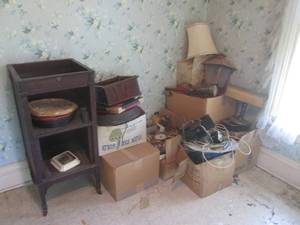 lot 10 image: (UR5) Large Assortment of Vintage T...