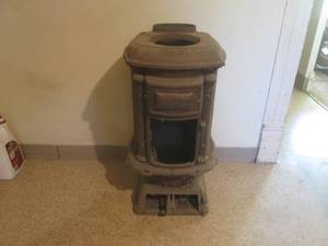 lot 14 image: (K) Vintage Live-Oak No.51 Wood Sto...