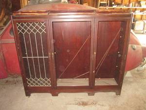 lot 31 image: (G) Vintage Wood Display Cabinet wi...