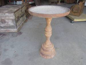 lot 38 image: (G) Vintage Cast Iron Bird Bath - 2...