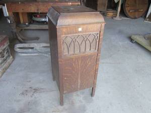 lot 41 image: (G) Vintage Puritone Wood Cabinet R...