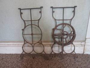 lot 52 image: (DLR) Pair of Vintage Cast Iron Le...