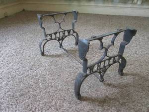 lot 54 image: (DLR) Vintage Cast Iron White USA ...