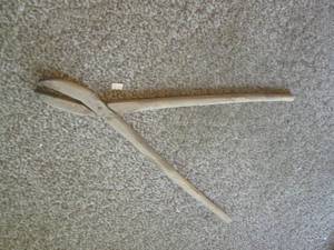 lot 67 image: (DLR) Large Vintage Wood Grabber -...