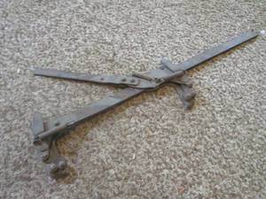 lot 71 image: (DLR) Vintage Fencing Stretcher To...
