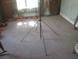 lot 76 image: (DLR) Vintage Tri-Pod  Quad-Pod W...