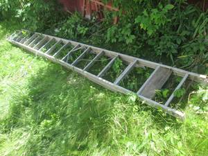 lot 92 image: (OUT) 16 Foot Aluminum Extension La...