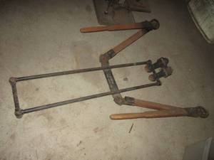 lot 97 image: (G) Vintage Exercise Machine...