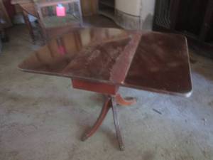 lot 102 image: (G) Vintage Wood Double Drop Leaf T...