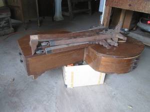 lot 104 image: (G) Unique Looking Vintage Table wi...