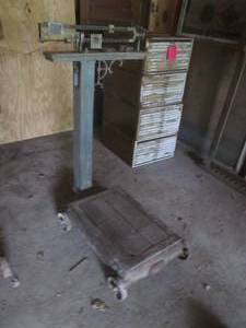 lot 120 image: (G) Vintage Floor Scale - In Better...