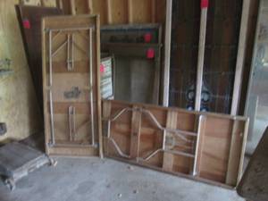 lot 122 image: (G) 8 ft and 6 ft Wood Folding Tabl...