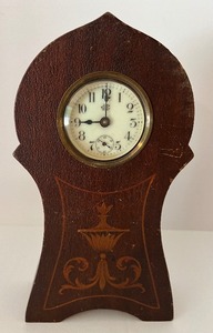 lot 16 image: Vintage JENNINGS AND BROTHERS Diminutive Clock