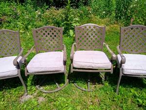lot 34 image: Set of Ten Aluminum Outdoor Chairs with Cushions