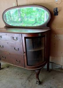 lot 36 image: Vintage Solid Wood Curio with Mirror