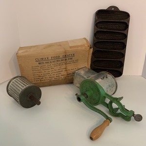lot 74 image: Vintage CLIMAX Food Grinder