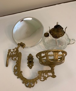 lot 187 image: VINTAGE Cast Iron Reflector Lamp