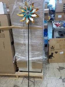 Spinner Outdoor Solar Dcor 57 high