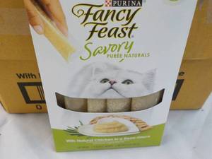 30 x 4 packs Natural Chicken in a Demi Glaze Purina Fancy Feast Savory Cat Treats retail $3 each