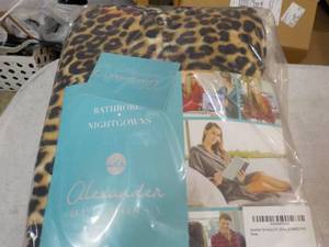 Alexander Del Rossa size Childrens Medium Fuzzy PJs