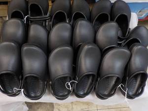 9 pair New Childrens Clogs size 131