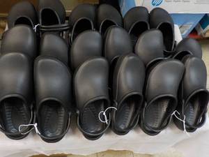 9 pair New Childrens Clogs size 131