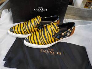 New Coach size 7.5M Tiger Print GrnSmith Shoes