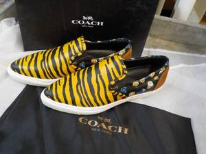 New Coach size 7.5M Tiger Print GrnSmith Shoes