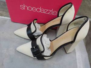 Shoe Dazzle size 9 New HalimaLInen Black Pumps